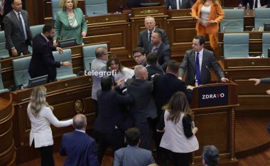 Dhuna në Kuvend, ministrja Haxhiu: Dëshpërimisht hedhin grushte, pasi që të njëjtët po përballen e do të përballen me ligjin