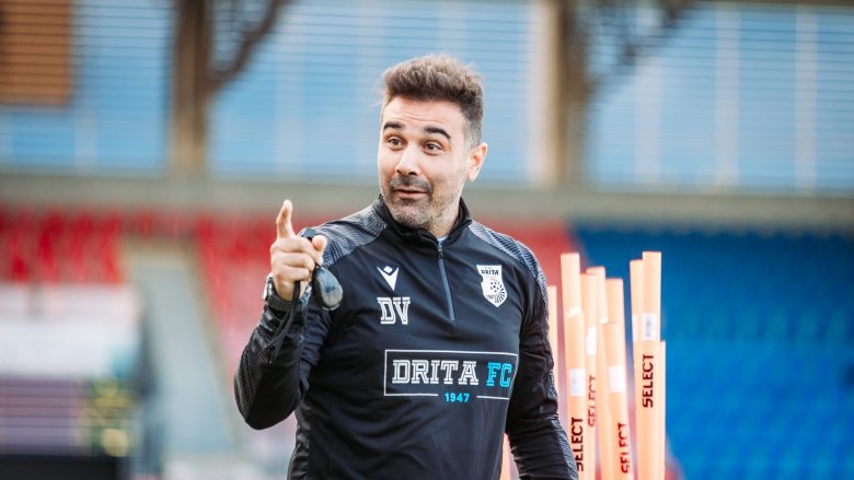 Trajneri i Dritës i gëzohet fitores në derbin e Anamoravës