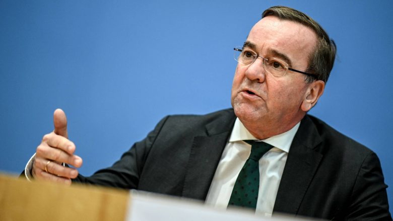 Ministri gjerman i Mbrojtjes: Vështirë të parashikohet data se kur do të hyjë Ukraina në NATO