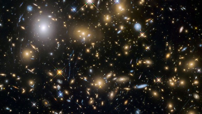 Fizikani teorik bën zbulimin e madh rreth Universit