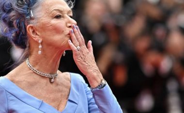 Ushtrime 12-minutëshe që i bën aktorja Helen Mirren në moshën 77-vjeçare për dukjen e saj vitale