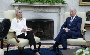 Biden dhe kryeministrja italiane Meloni e vlerësojnë shtensionimin e situatës në veri të Kosovës
