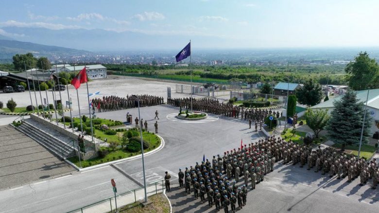 Shqipëria vijon misionin si pjesë e KFOR-it në Kosovë, Peleshi: Efektivët tanë u nderuan me medalje nga NATO