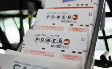 U strehua gjatë stuhisë së rrufeve, gruaja nga Missouri fiton 50 mijë dollarë në lotari