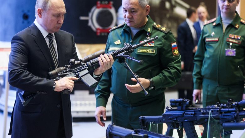 Putin frikësohet nga një rebelim tjetër, rrit sigurinë personale me mijëra forca speciale, tanke dhe aeroplanë luftarakë