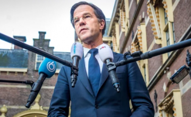 Rrëzohet qeveria e Holandës