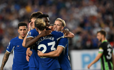 Spektakël me shtatë gola, Chelsea mposht Brightonin në një ndeshje ku shënuan edhe transferimet e reja