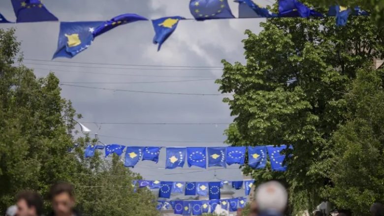 Ndëshkimet e BE-së ndaj Kosovës – si u panë nga ndërkombëtarët dhe partitë opozitare në vend