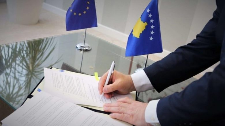 U tha që masat ndëshkuese ndaj Kosovës janë të përkohshme, BE-ja vazhdon të hesht për largimin e tyre