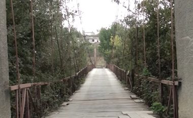 Google Maps e befason turisten e huaj në Shqipëri, e udhëzon drejt urës së rrezikshme prej druri