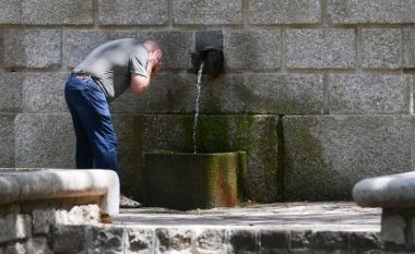 Vala e të nxehtit: Një person ‘ra në tokë dhe vdiq’ dhe njerëzve u bie të fikët ndërsa Italia goditet nga temperatura rekord