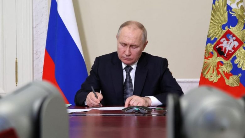 “Rusia është shumë më e brishtë” nga sa pranon, thotë sekretari i mbrojtjes i Mbretërisë së Bashkuar