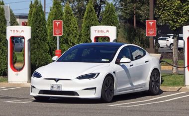 Sa kohë duhet “për të mbushur me rrymë” një makinë Tesla?