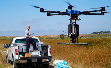 Njihuni me dronin që është “angazhuar” për të luftuar mushkonjat në Kaliforni