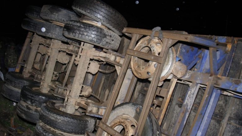 Një kamion me sa duket humbi kontrollin, dhjetëra të vdekur në një aksident rrugor në Kenia