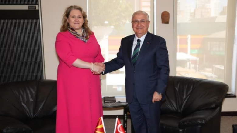 Petrovska – Gjyler: Bashkëpunimi i Maqedonisë dhe i Turqisë në Mbrojtje vazhdon të zhvillohet