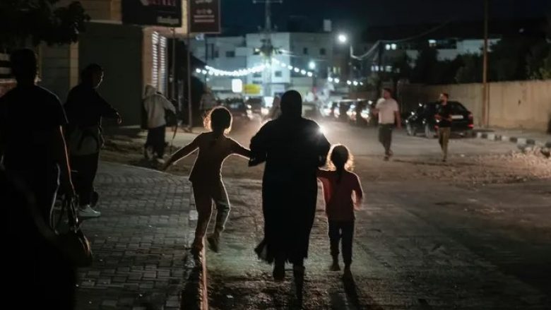 Numri i të vrarëve shkon në dhjetë – mijëra palestinezë ikin nga kampi i refugjatëve Jenin pas sulmit të madh izraelit në Bregun Perëndimor