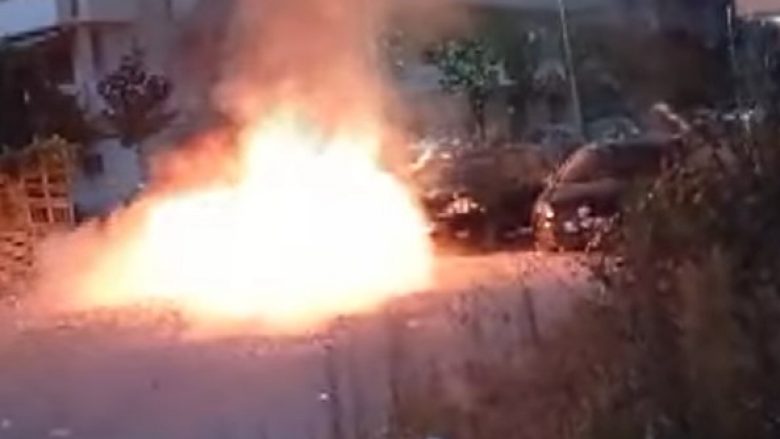 Momenti kur autori i vë flakën automjetit në Vlorë, u dogj edhe vetë