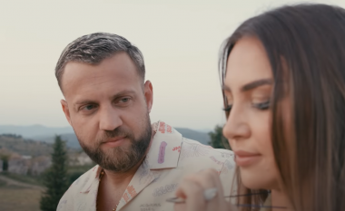 Luiz Ejlli publikon këngën e re “Dedikim”, protagoniste në videoklip Kiara Tito