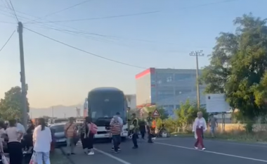 U përplasën nga autobusi, vdes çifti në Shkodër