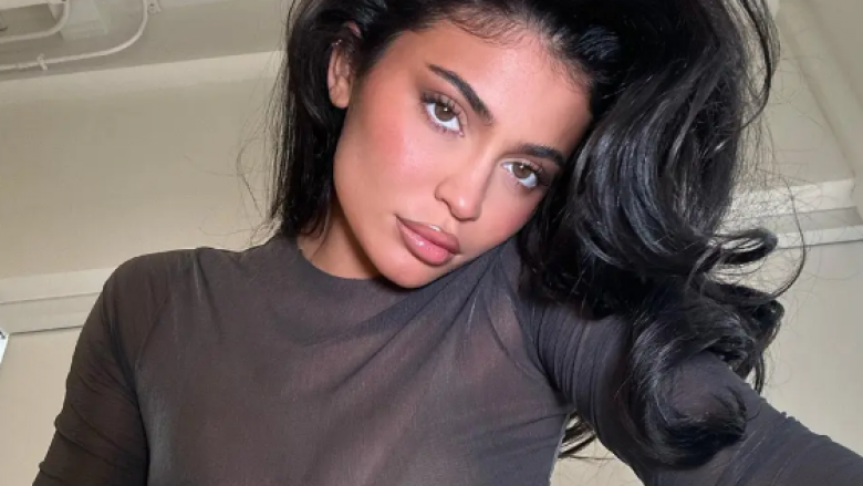 Kylie Jenner pretendon se nuk i redakton më fotot e saj në Instagram: E kam kaluar atë fazë