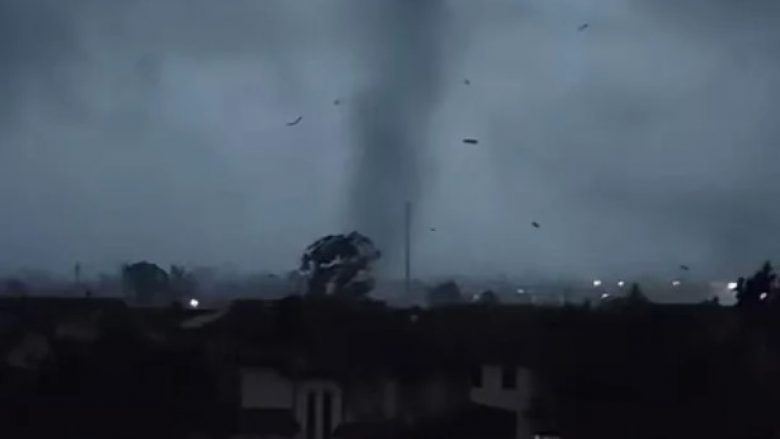 Tornado merr gjithçka përpara, pamje dramatike nga Milano