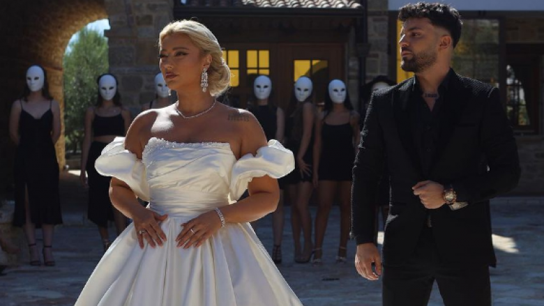 Paralajmëron këngën e re me Olsi Bylykun – Ronela Hajati vjen me fustan nusërie në klip