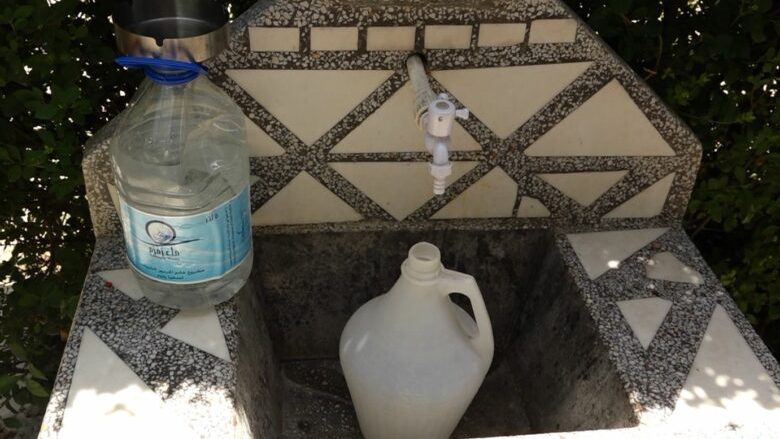Pjesë të Vizbegut pa ujë për pije, banorët: Paguajmë faturat por ujë nuk kemi