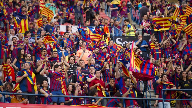 Barcelona humb afër gjysmë milioni fansa në rrjetet sociale për shkak të një foto me flamurin e LGBT