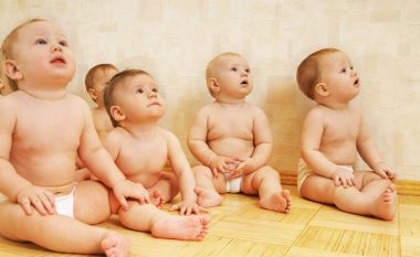 Zhvillimi i të pamurit te të porsalindurit: Si mund të shohë bebja qartë dhe kthjelltë?