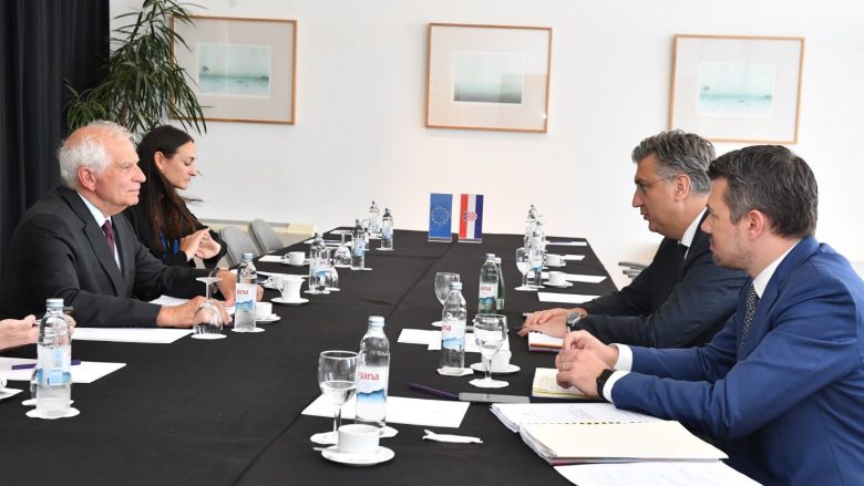 Borrell në takim me kryeministrin kroat: Duhet të jemi të bashkuar për de-përshkallëzimin në veri të Kosovës