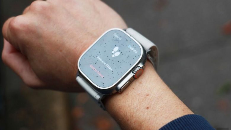 Apple Watch Ultra me ekran mikro-LED mund të vijë në vitin 2026