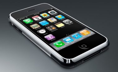 iPhone origjinal me 4GB shitet për 190,372 dollarë në ankand