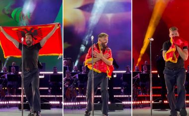 Ricky Martin puth flamurin kombëtar gjatë koncertit në Tiranë, shkruan “Të dua” në shqip