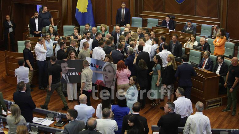 Sërish tensione në Kuvendin e Kosovës
