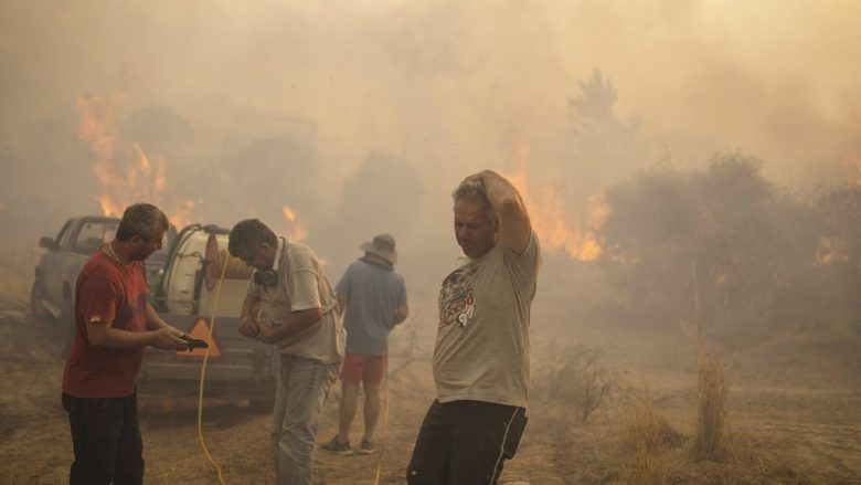 Gjendet e vdekur një grua pas zjarreve në Greqi