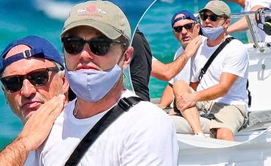 Leonardo DiCaprio shijon një udhëtim me një grup miqsh në Saint Tropez pas lajmeve për lidhjet e tij të shumta me vajza të reja