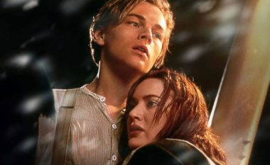 Asokohe ishte kulmi i teknologjisë, sot duket qesharake – “Titanic” bëhet sërish hit në internet për shkak të një skene