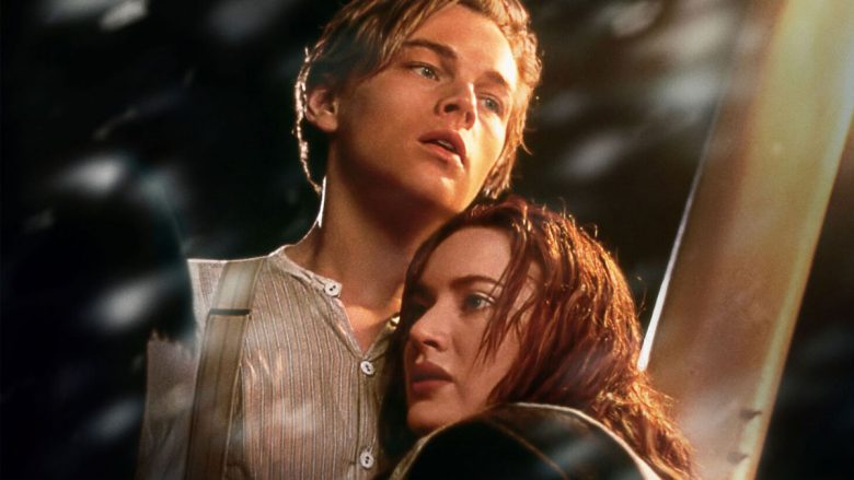 Asokohe ishte kulmi i teknologjisë, sot duket qesharake – “Titanic” bëhet sërish hit në internet për shkak të një skene