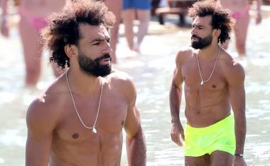 Mohamed Salah shfaqë sërish trupin e tij muskuloz gjatë pushimeve verore në Greqi