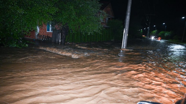 Qytetarët e Podujevës e Klinës ende s`i kanë marrë paratë për dëmet e shkaktuara nga vërshimet