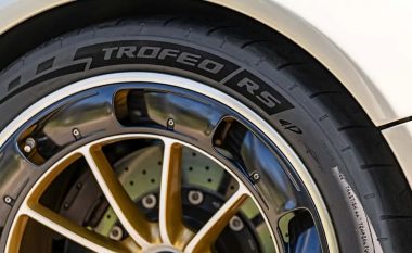 Pirelli debuton gomën P Zero Trofeo RS të si gomën e saj rrugore me performancën më të lartë