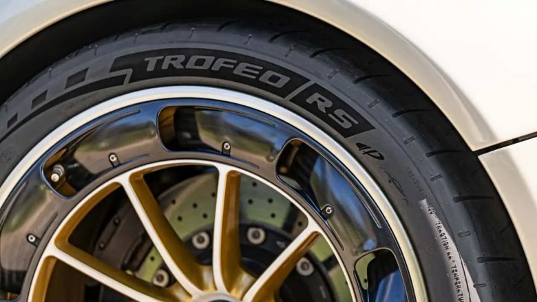 Pirelli debuton gomën P Zero Trofeo RS të si gomën e saj rrugore me performancën më të lartë