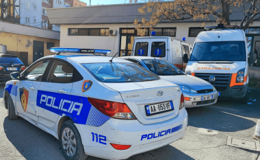 Plagosi babë e bir me biçak, arrestohet një person në Divjakë