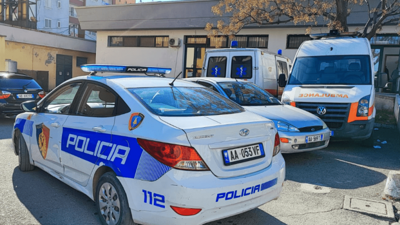 Plagosi babë e bir me biçak, arrestohet një person në Divjakë
