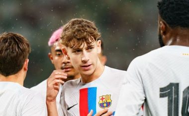 E dërgoi nëna e tij deri tek hyrja: Sigurimi i Barcelonës nuk e lejoi lojtarin të futej në qendrën stërvitore