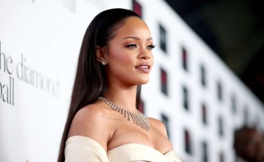 Rihanna bëhet artistja e parë femër që ka dhjetë këngë me një miliard klikime në Spotify