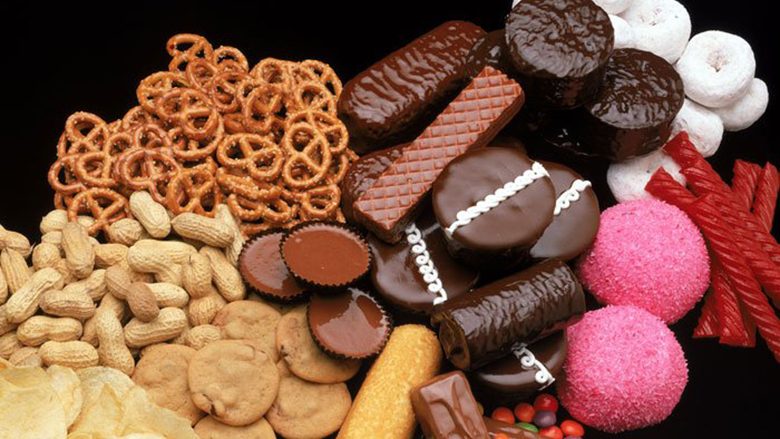Cilat janë më të këqija për linjën e trupit: ëmbëlsirat apo njelmësirat?