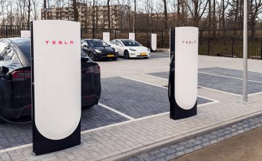 Konfirmohet se Tesla Supercharger V4 do ta mbështet karikimin me 350kW