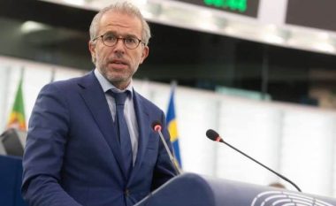 Eurodeputeti holandez i reagon zëdhënësit të BE-së: Ndaloni zbutjen e destabilizuesve [Serbisë]